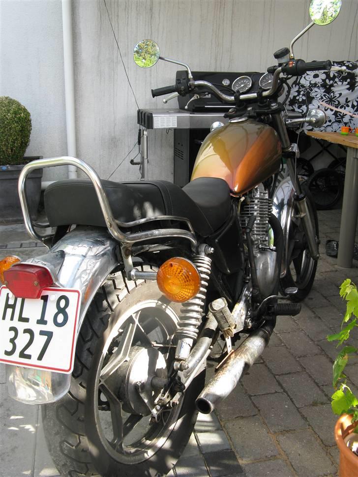 Suzuki GN 400 "Bratstyle" (Solgt) billede 6