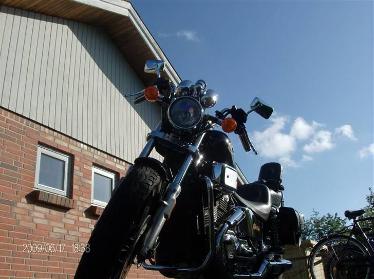 Honda VT 700 billede 1