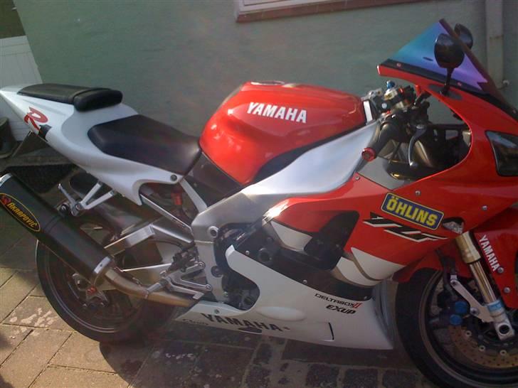 Yamaha yzf r1 billede 4