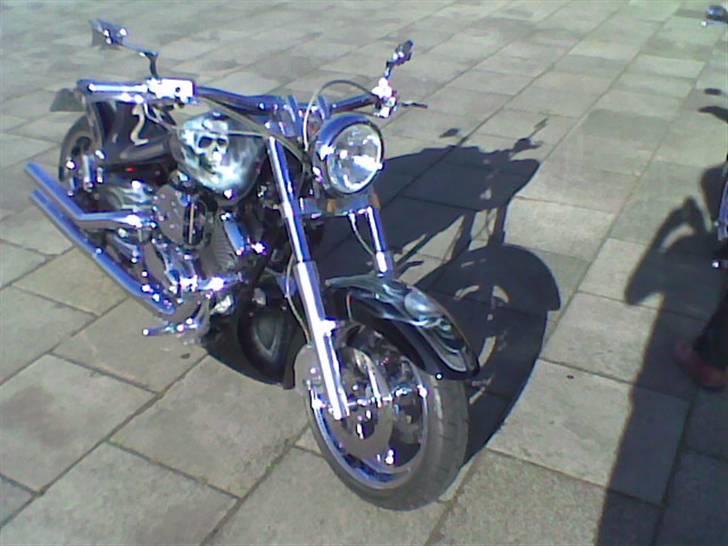 Yamaha 1100 Dragstar - Forfra. billede 1