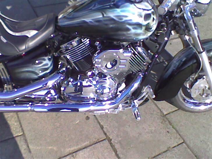Yamaha 1100 Dragstar - Hjertet. billede 4