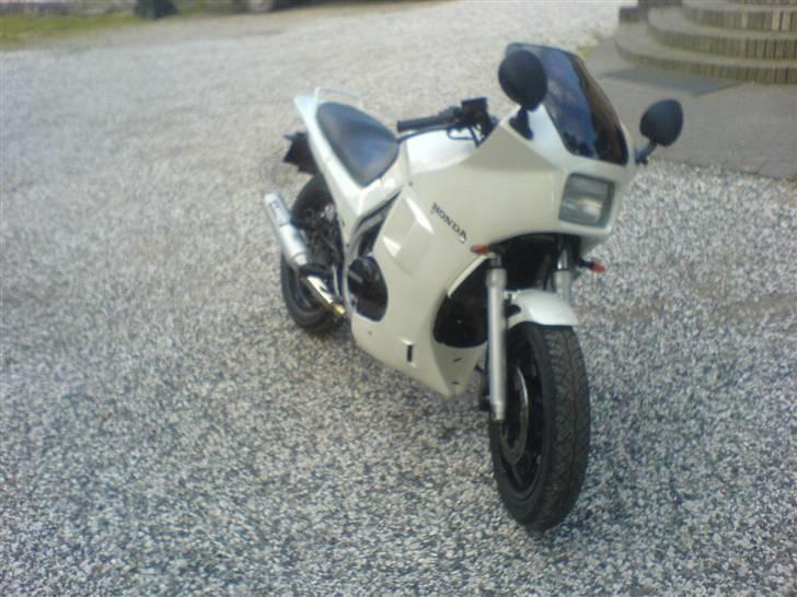 Honda vf 500 f2 totalskadet genopbygget solgt billede 1
