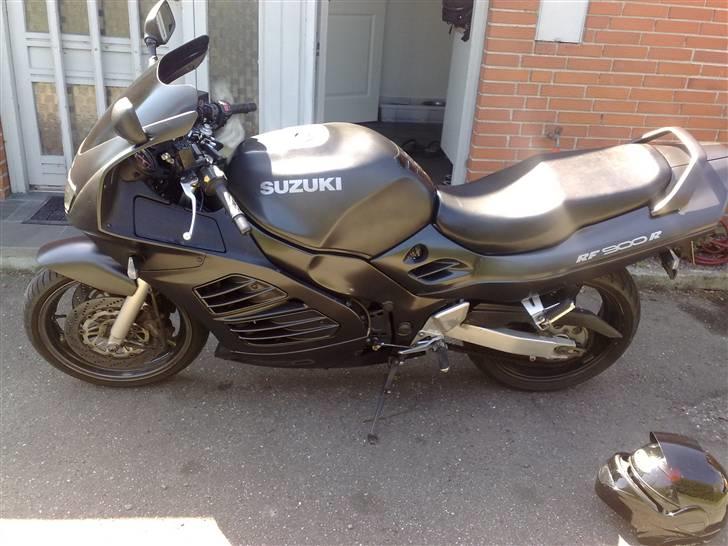Suzuki RF900R billede 2