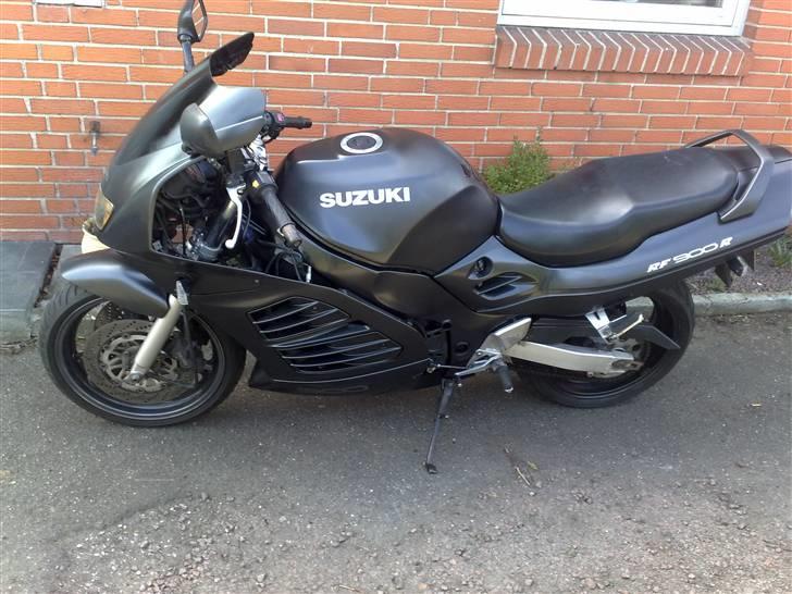 Suzuki RF900R billede 4