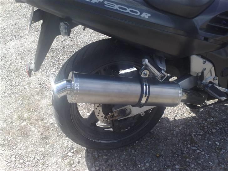 Suzuki RF900R billede 6