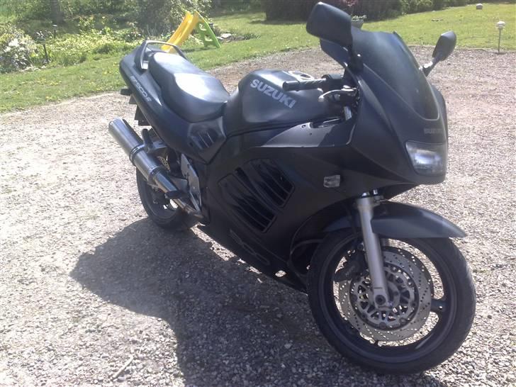 Suzuki RF900R billede 8