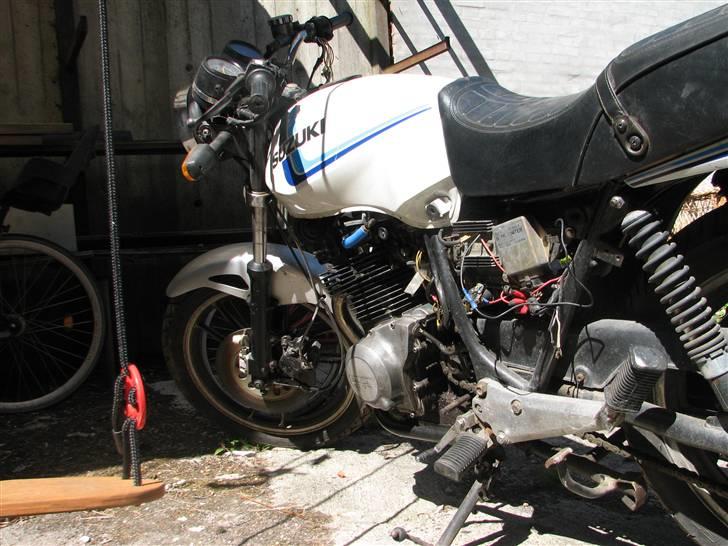 Suzuki GSX 250 *solgt* billede 2