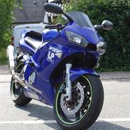 Yamaha R6