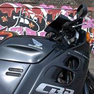 Honda CBR 1000 f