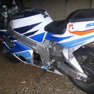 Suzuki gsxr srad