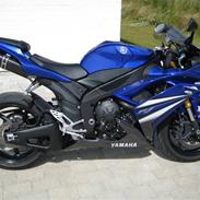 Yamaha r1