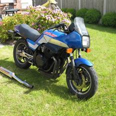 Suzuki gsx 750 es