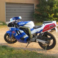 Suzuki gsxr 400 gk76a SOLGT