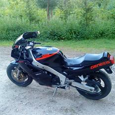 Yamaha FZR 1000 solgt