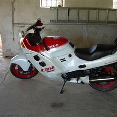 Honda cbr1000f