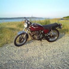 Honda cb 400 