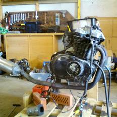 Suzuki GS 500 E på 4 hjul