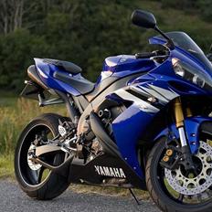 Yamaha YZF R1