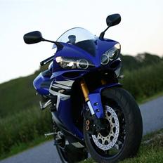 Yamaha YZF R1