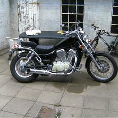 Suzuki intruder vs 700