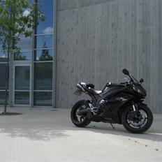 Yamaha YZF R1