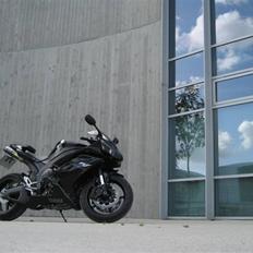 Yamaha YZF R1