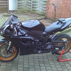 Yamaha r1 solgt