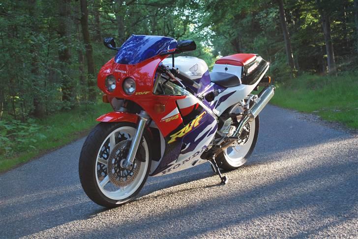 Honda VFR 400 NC30 billede 1