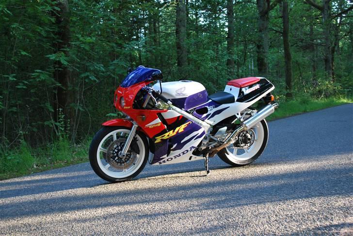 Honda VFR 400 NC30 billede 2