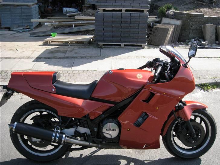 Yamaha FZ 750 billede 1