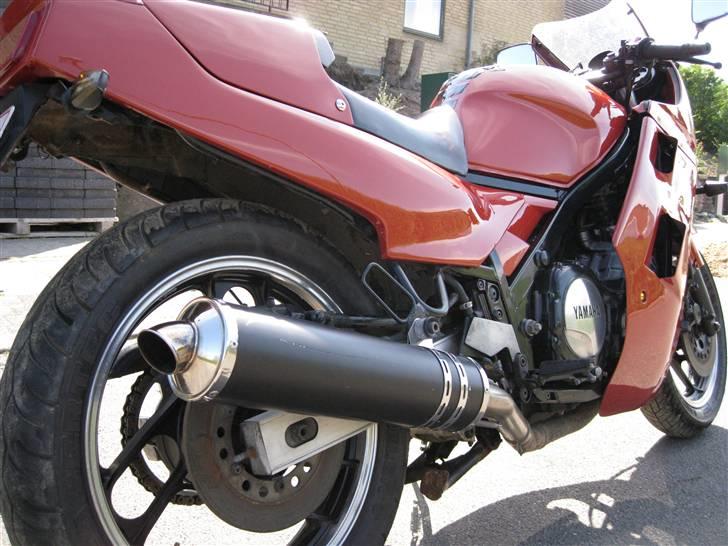 Yamaha FZ 750 billede 3