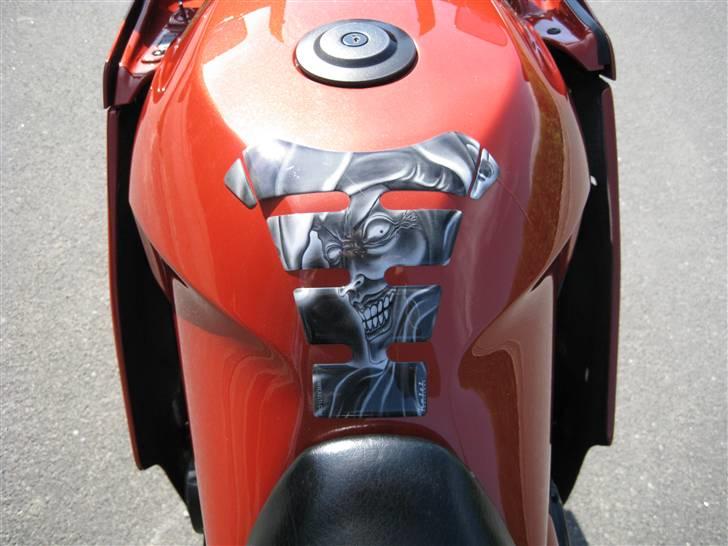 Yamaha FZ 750 billede 4