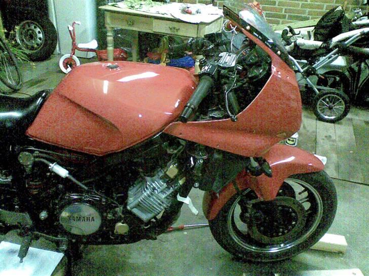 Yamaha FZ 750 billede 10