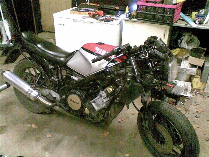 Yamaha FZ 750 billede 14