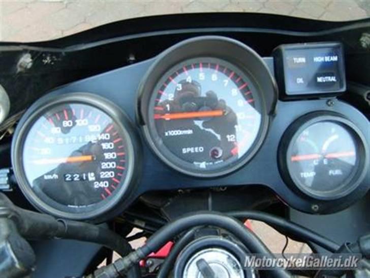 Yamaha FZ 750 billede 16