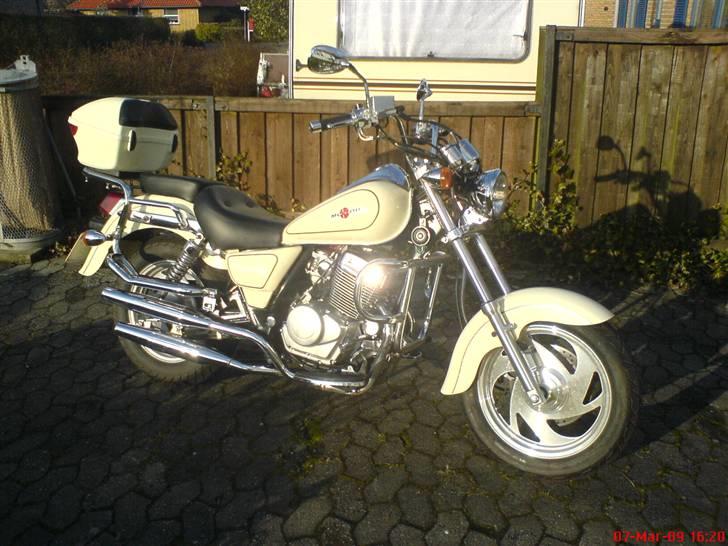 Lifan 250-4 - Forårsklar hjemme i indkørslen billede 1