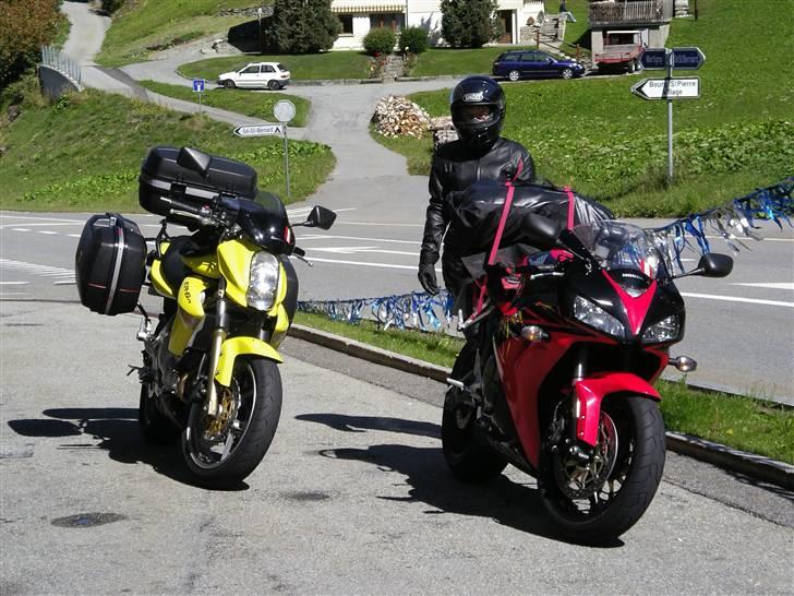 Kawasaki ER6N - På vej mod toppen af Grand Sct.Bernhard passet. billede 4