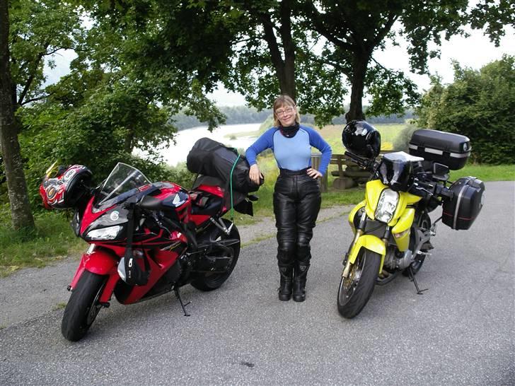 Kawasaki ER6N - Et sted i Østrig - på vej mod Faaker See for at se 80.000 Harley fans billede 6