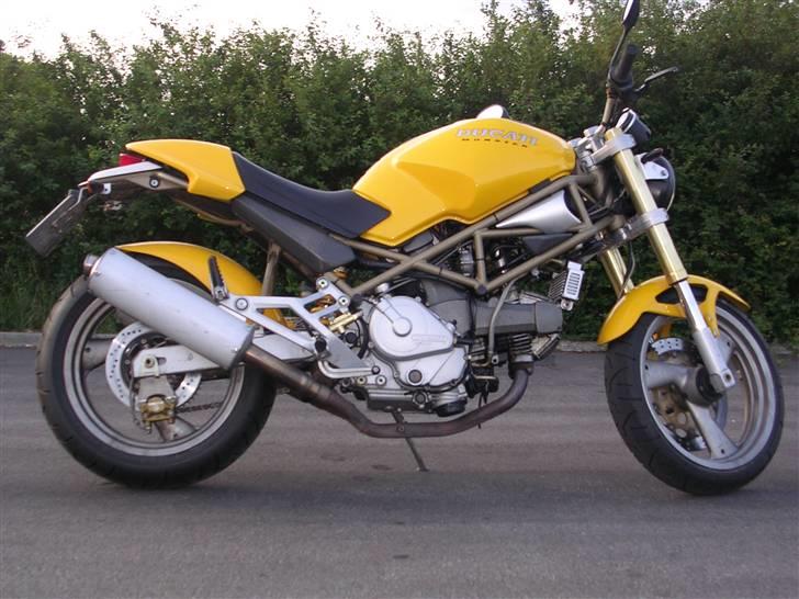 Ducati Monster 750 billede 2