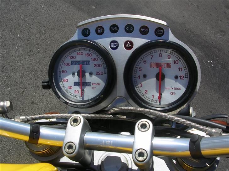 Ducati Monster 750 billede 10