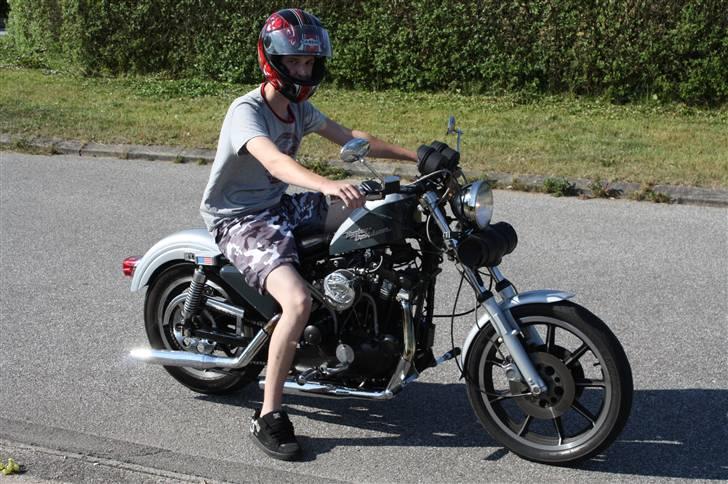 Harley Davidson Sportster XLS - Knægten på mor´s cykel, jeg kan godt huske hvordan det var at være 16 :) billede 6