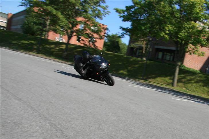 Kawasaki ZX9R Ninja > SOLGT < - Arhg... Albuen er der næsten... billede 13