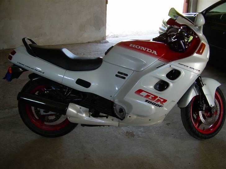 Honda cbr1000f billede 8