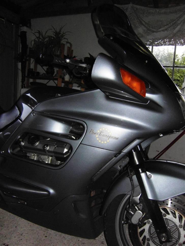 Honda ST 1100 Pan European - Dette er ingen "Brutalis",men en "Smooth Operator"...  billede 5