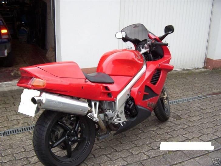 Honda VFR 750F billede 1
