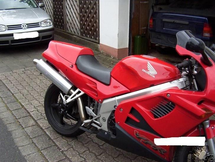 Honda VFR 750F billede 3