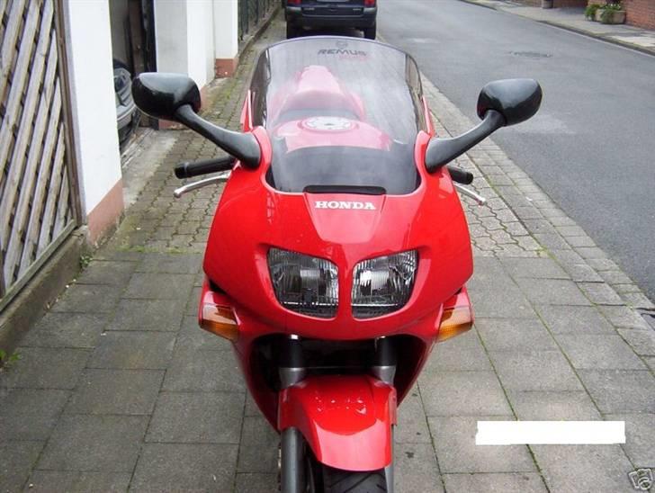 Honda VFR 750F billede 4