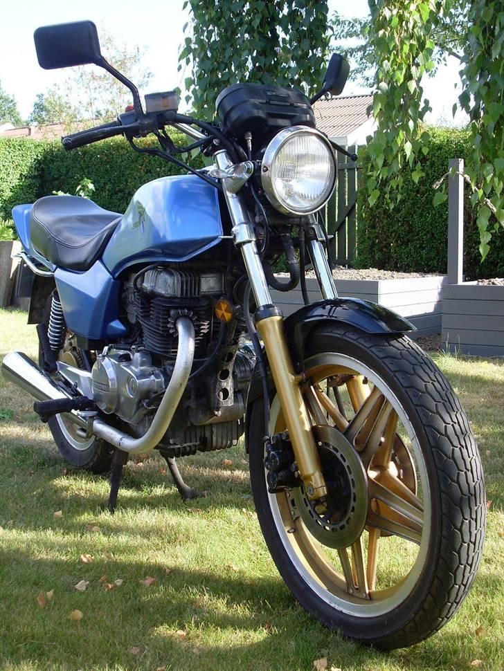 Honda cb 400 N *SÆLGES* Billeder af mcer Uploaded af