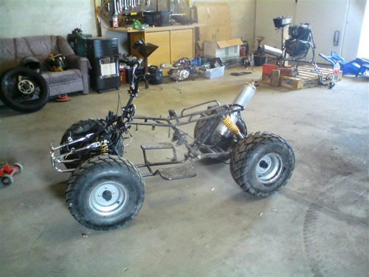 Suzuki GS 500 E på 4 hjul billede 2