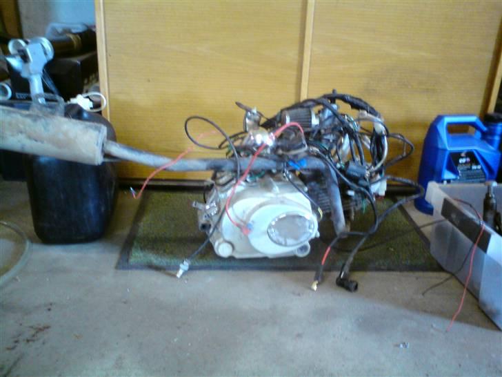 Suzuki GS 500 E på 4 hjul billede 4